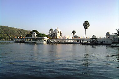 udaipur tourist map