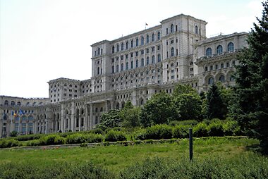 bucharest travel guide pdf