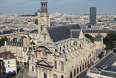 holy places to visit in paris