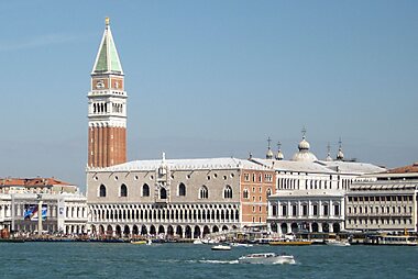 venice street map tourist