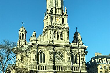 holy places to visit in paris