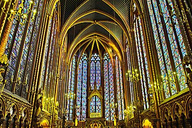 holy places to visit in paris