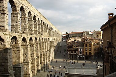 tourist attractions in segovia spain