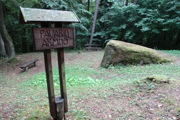 Pavarių akmuo