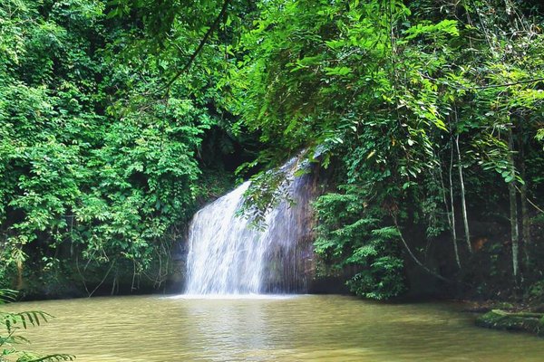 Air Terjun Tanah Merah