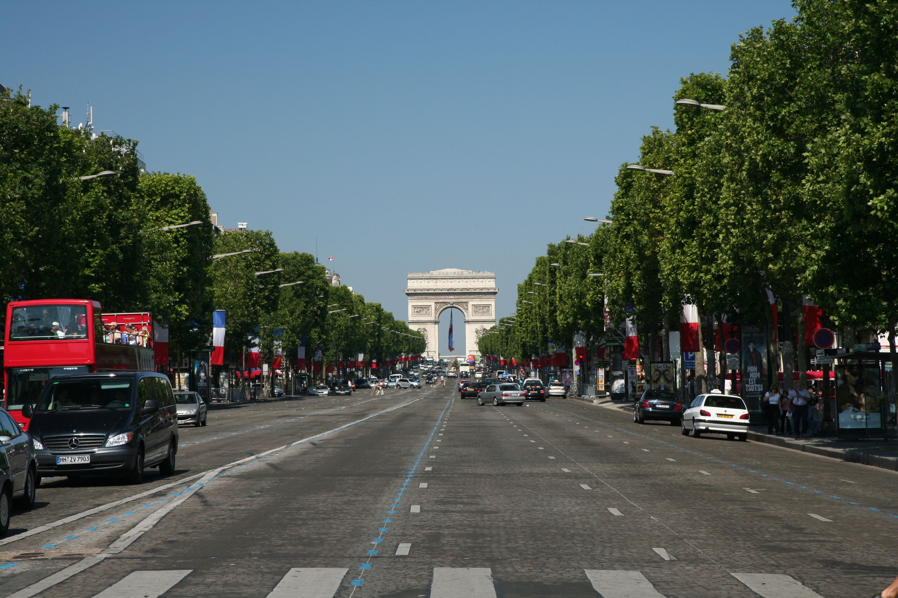 Champs-Élysées Avenue