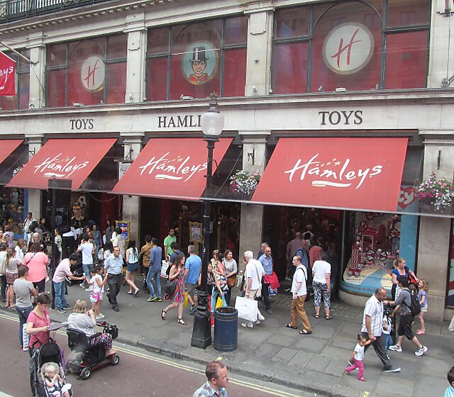 hamleys oxford street