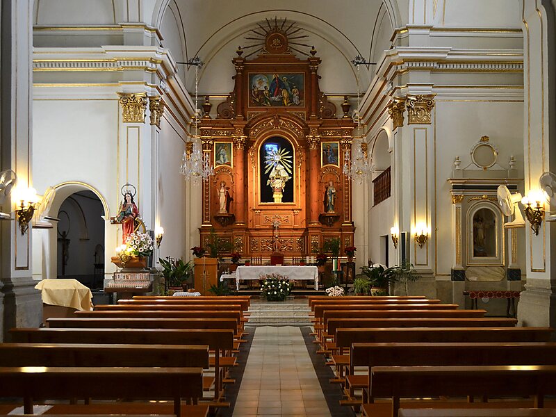 Эммануэль сенье девятые врата. Ксения титова. Зейнеп кумрал. Сених. Джена никерсон.