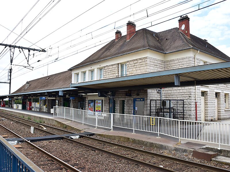 Rambouillet station in Rambouillet, France  Sygic Travel