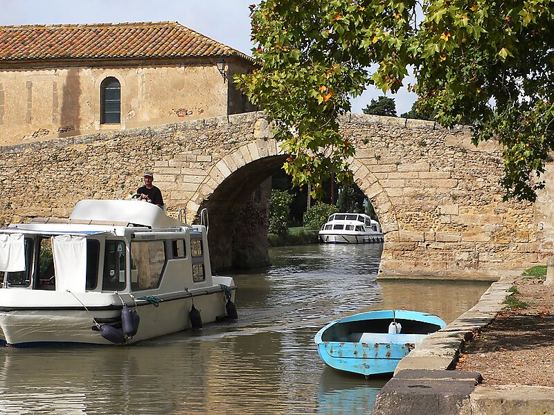 Canal Del Mediodia En Blomac Francia Sygic Travel