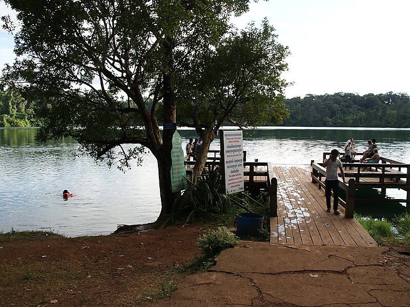 Lake Yeak Laom