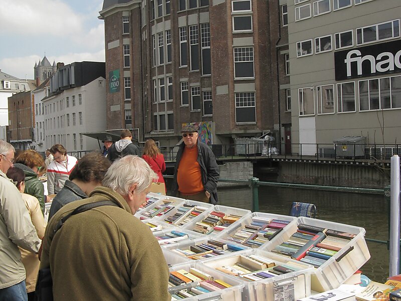 Ajuinlei Book Market
