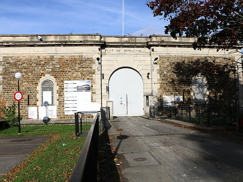 fort de romainville tour