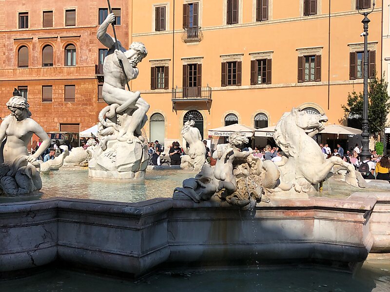 Fuente De Neptuno En Rione Vi Parione Roma Italia Sygic Travel