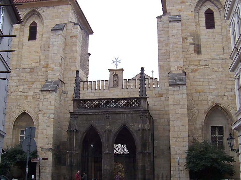 Костел Девы Марии под цепью