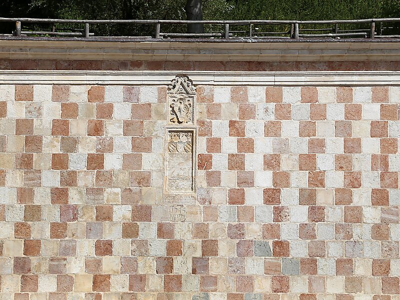 Fontana delle 99 Canelle