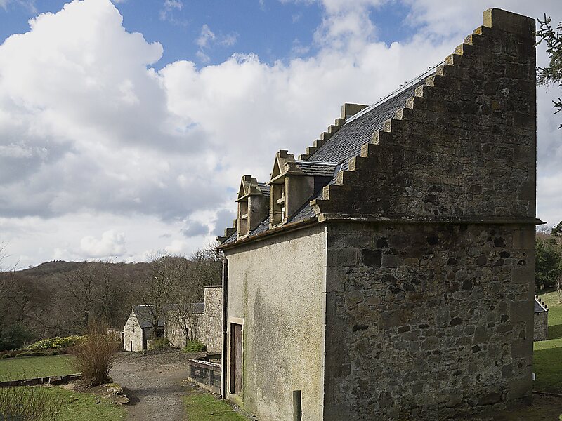 Muiravonside Country Park