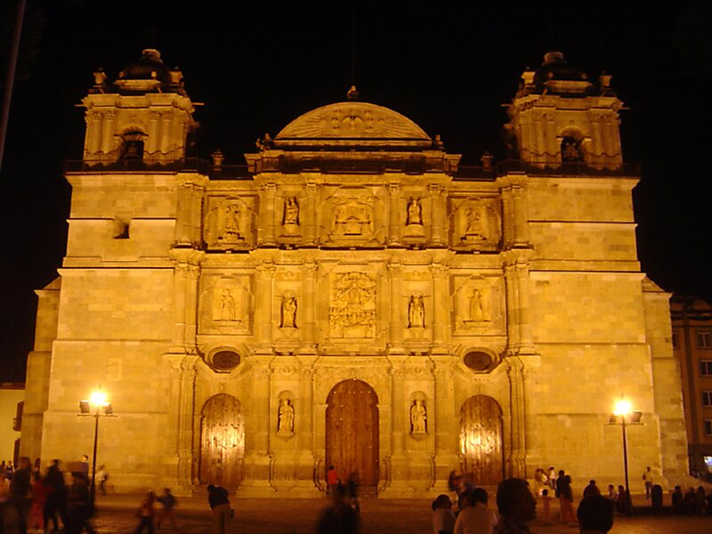 Cathedral of Our Lady of the Assumption in Oaxaca City | Tripomatic