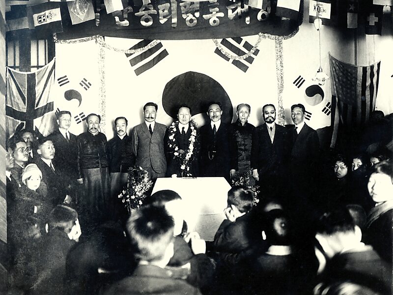 Statue of Lee siyung