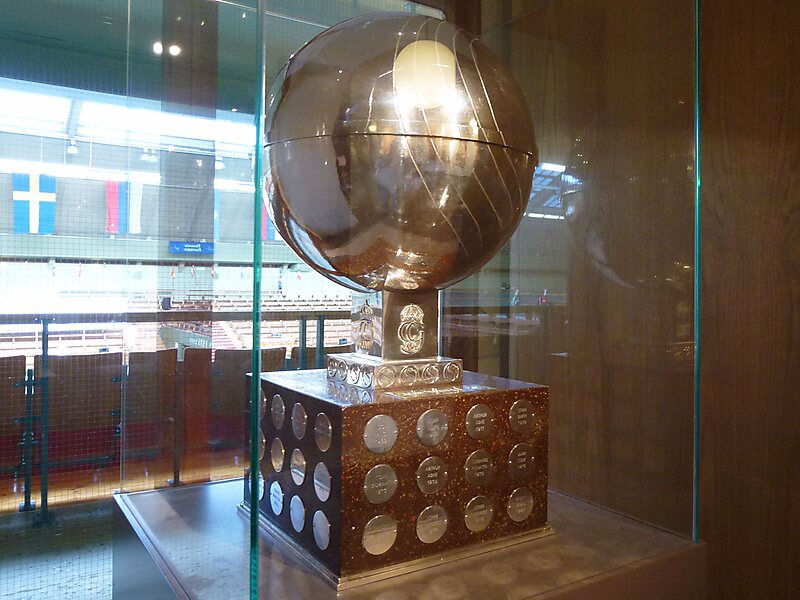 Kungliga tennishallen