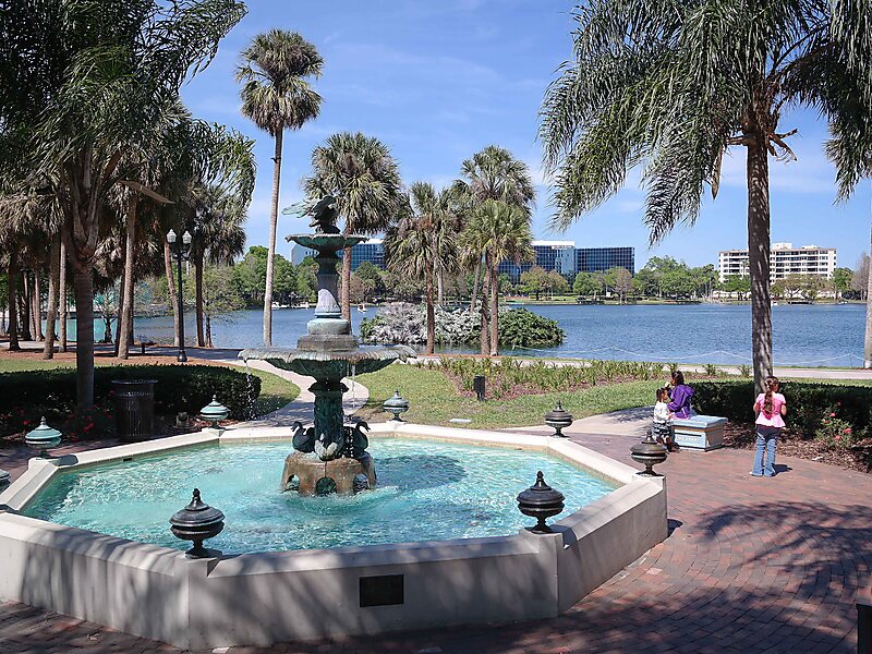 Lake Eola Park in Orlando, Florida, United States | Tripomatic