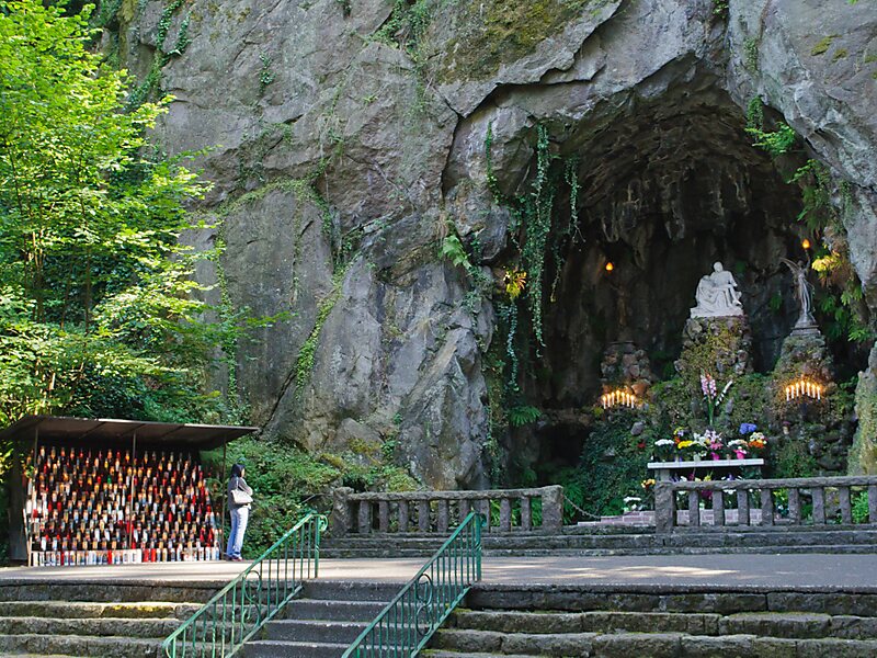 The Grotto in Madison South, Portland, Oregon, United States | Tripomatic