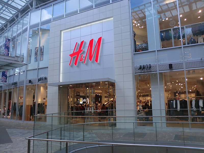 H&M Flagship Store, Times Square, NYC – BL Lighting