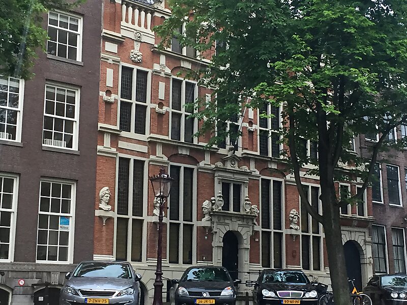 The House with the Heads