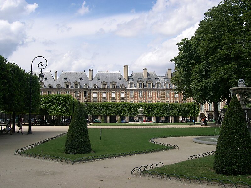 Plaza De Los Vosgos En Paris Francia Sygic Travel