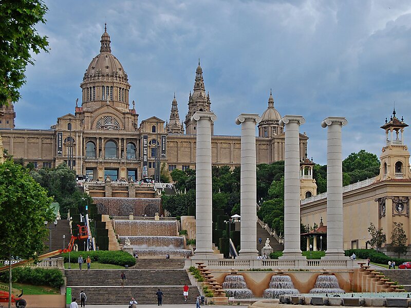 Museo Nacional de Arte de Cataluña en Pueblo Seco, Barcelona ...