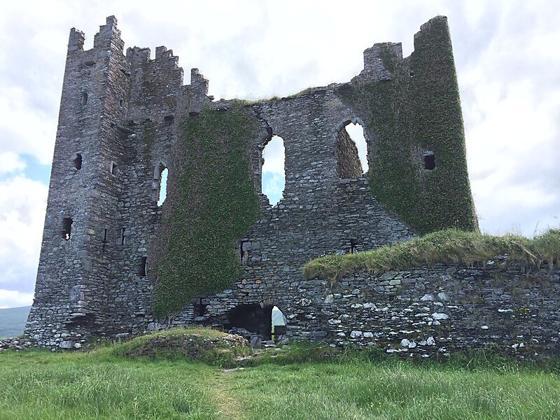 Ballycarbery Castle