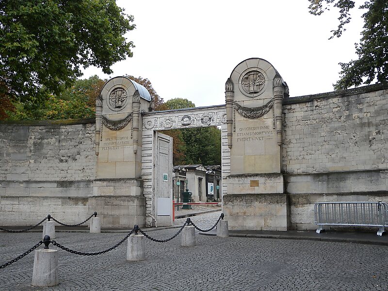Père Lachaise Cemetery