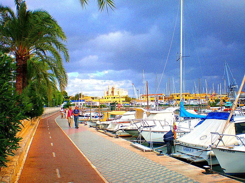 Paseo Maritimo District