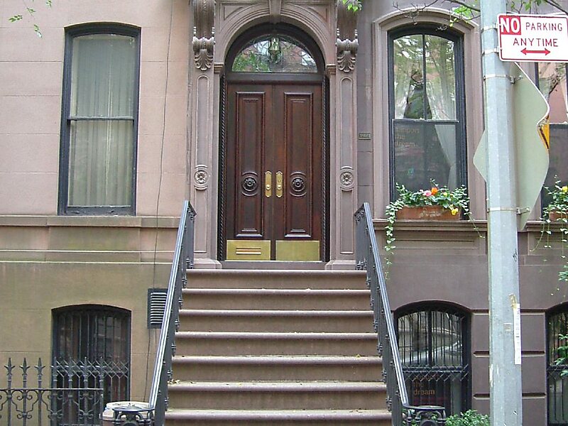 Carrie Bradshaw's House in Manhattan, New York City, United States ...