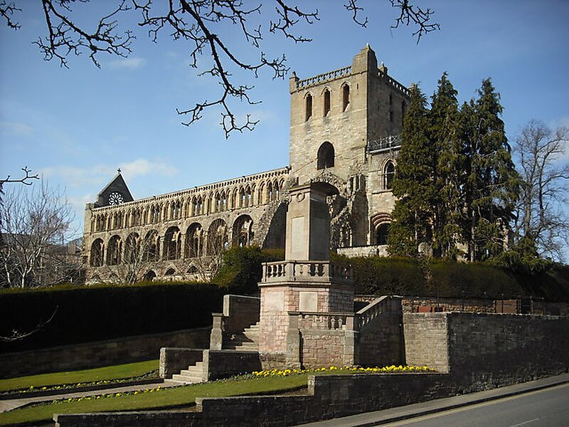 Jedburgh Abbey in Jedburgh, UK | Tripomatic