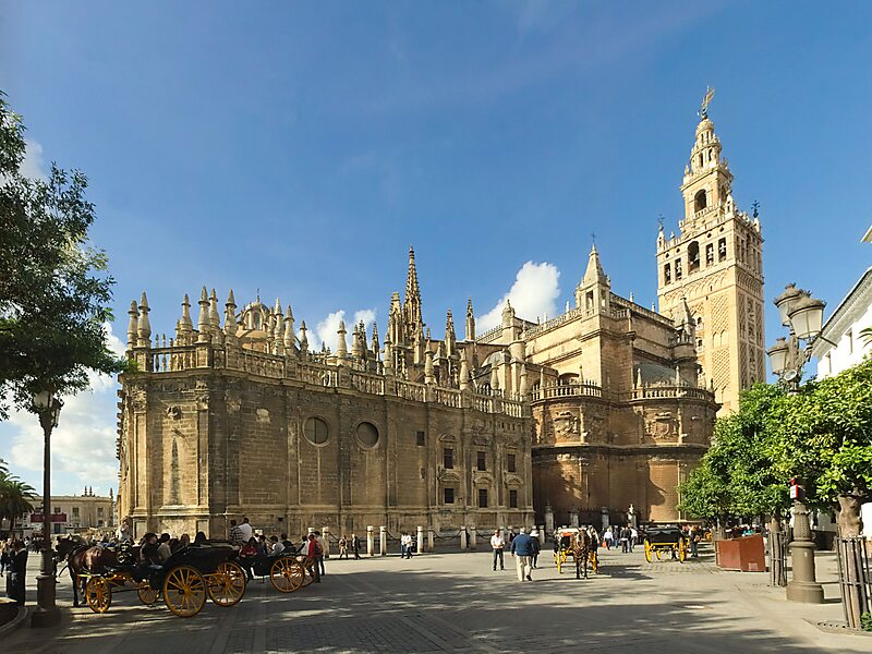 세비야 대성당 - Casco Antiguo, Seville, 스페인 | Tripomatic