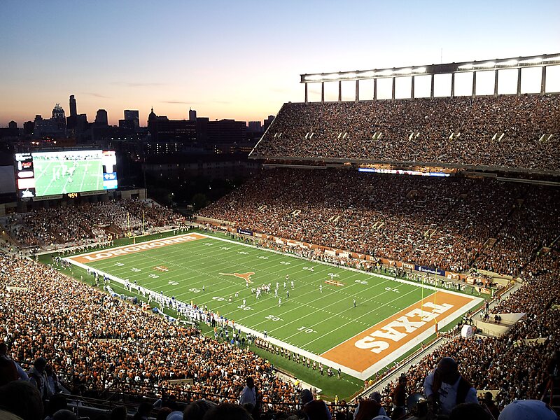 Darrell K RoyalTexas Memorial Stadium in Austin, Texas, Vereinigte