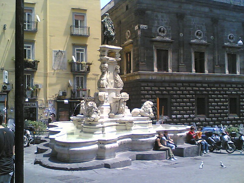 Risultati immagini per LA FONTANA DI VIA mONTEOLIVETO