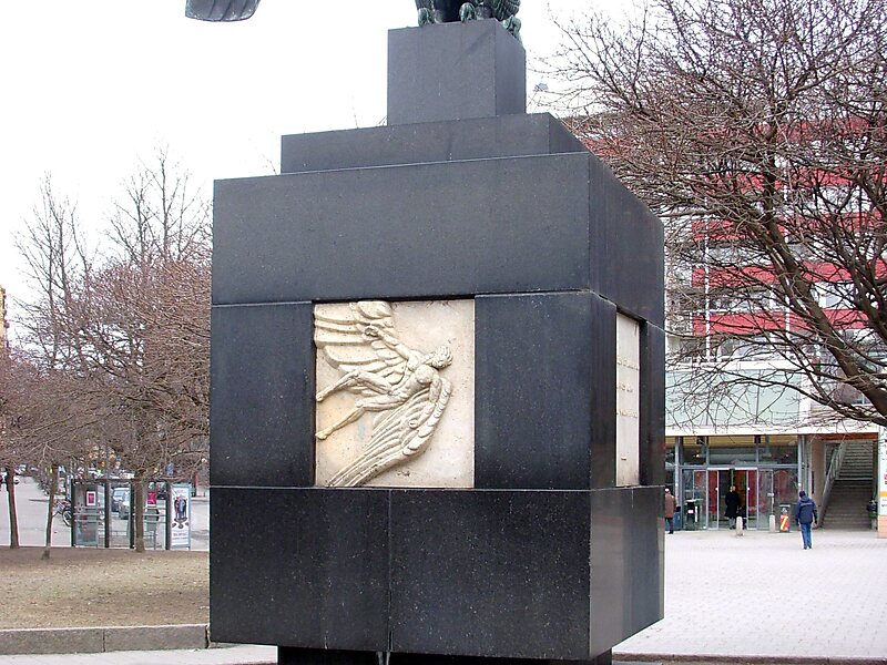 Aviator Monument