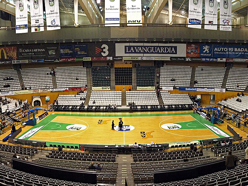 Palau Municipal d'Esports de Badalona en Can Claris, Badalona, España Sygic Travel