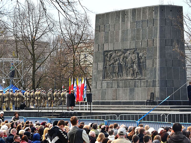 Памятник героям гетто
