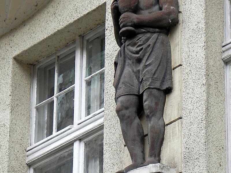 Kamienica przy pl. Bolesława Chrobrego 13 w Kłodzku