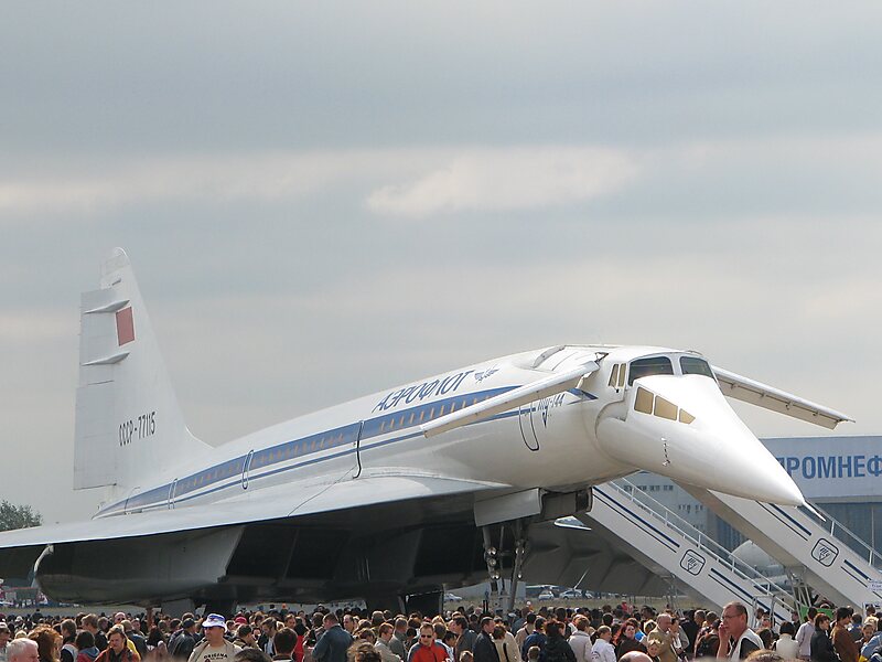Tu-144