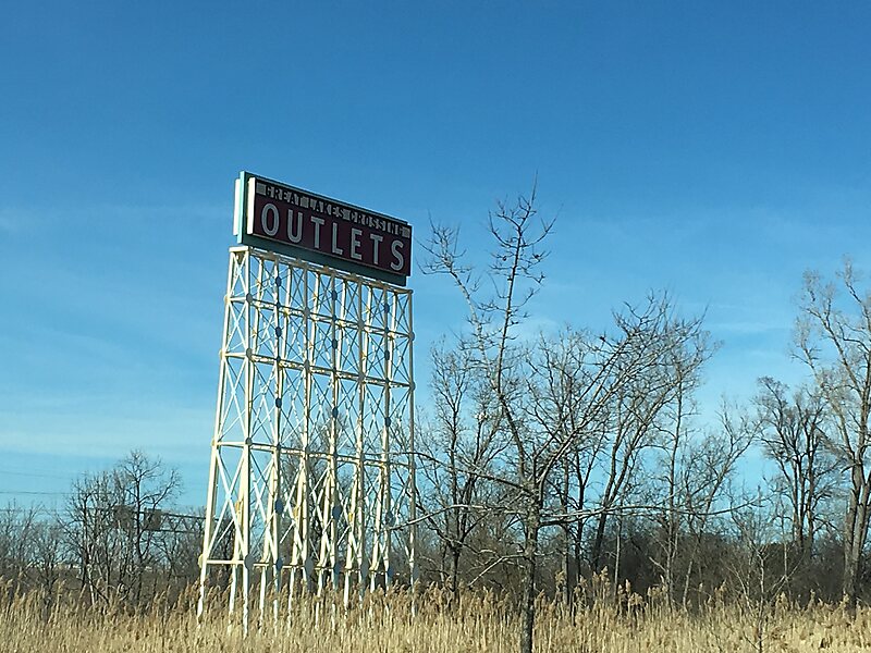 Great Lakes Crossing Outlets