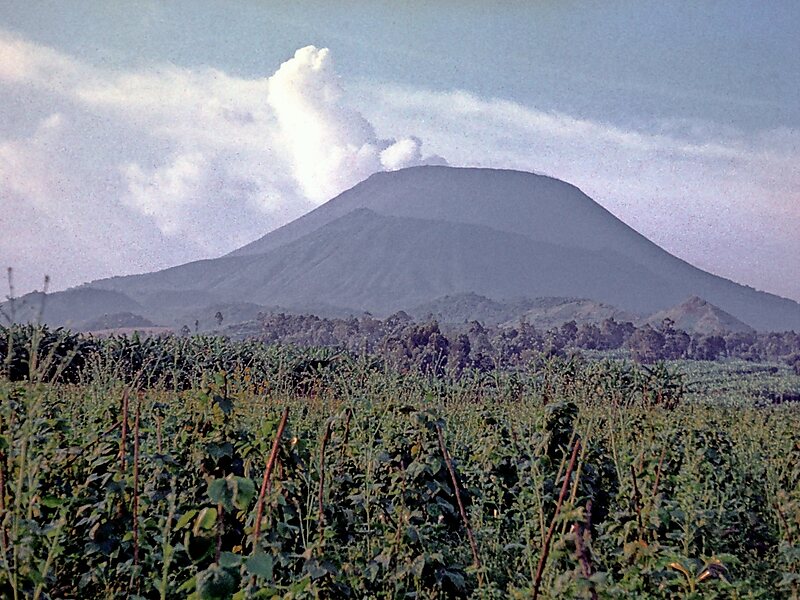 Mount Nyiragongo in Parc National des Virunga, Rwanda | Tripomatic