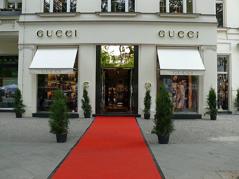 Gucci mcarthurglen shop