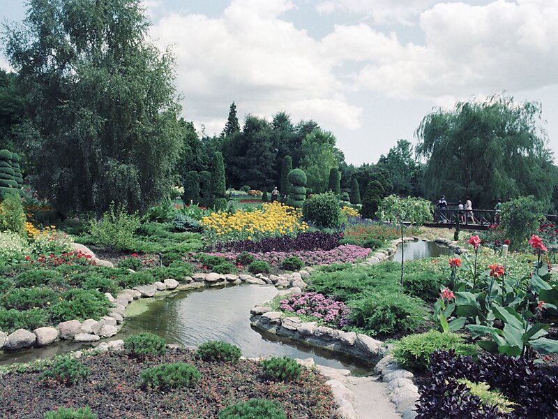 Cullen Gardens and Miniature Village