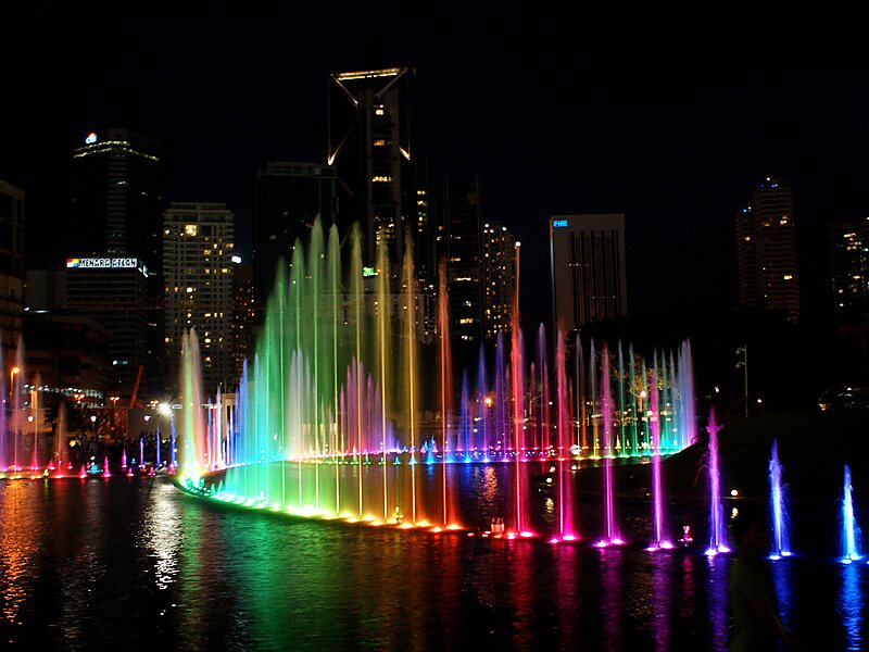 KLCC Lake Symphony Water Fountain Show en Kuala Lumpur, Malasia Sygic