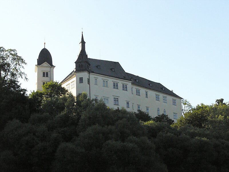 Hrubý Rohozec Chateau