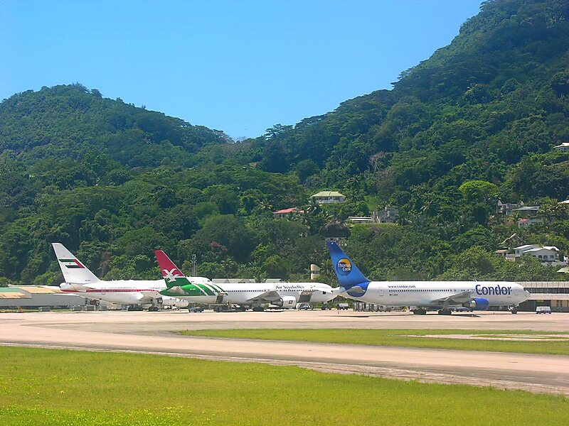 Seychelles International Airport - Pointe Larue in Anse des Genets ...
